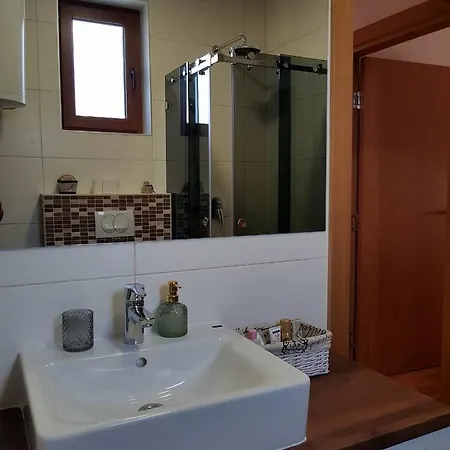 Apartment F&a